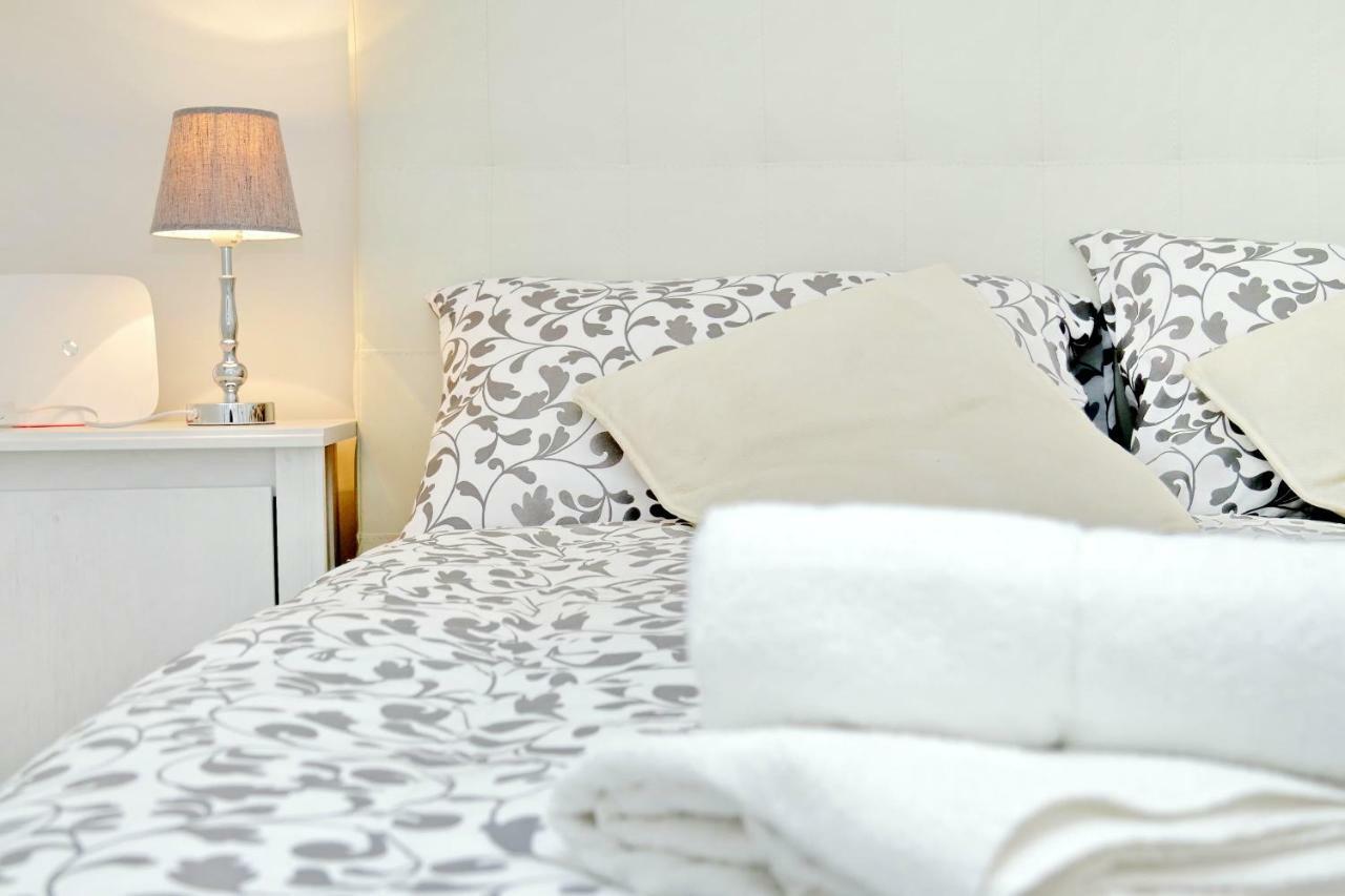Bbhome Trastevere Station White Chic Apartment Řím Exteriér fotografie